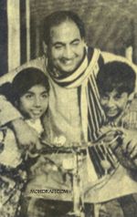 Mohd-Rafi-in-playing-mood-with-his-children.jpg