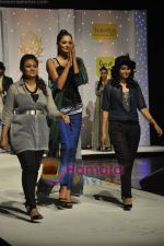 Model walk the ramp at Cie La Vie lounge, Bandra, Mumbai in  St Andrews, Bandra, Mumbai on 23rd Feb 2011 (37).JPG