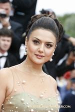 Priety Zinta 2~0.jpg