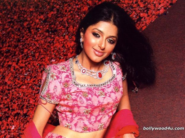Bhumika Chawla in Beauty Pose are you looking beauty Bhumika Chawla pictures