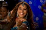 Aaja_Nahle_Wallpapers_BOLLYONE.COM_23.jpg