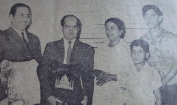 Mohd Rafi with Roshan and his family