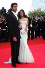 2007 Cannes Film Festival - Opening Night Gala Dinner - Arrivals - Abhishek Bachchan and Aishwarya Rai - 9.jpg