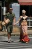 Gwen Stefani in Hawaii-23.jpg