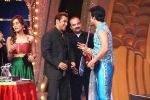 Tina Kuwajerwala, Salman Khan, Aamir Ali Malik at Nach Baliye 3 Final (1).jpg