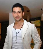 Aftan Shivdasani On The Sets Of Money Hai Toh Honey Hai .jpg