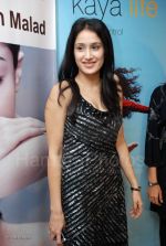 Sagarika Ghatge launch 51st Kaya skin clinic in Malad on Jan 30th 2008 (21).jpg