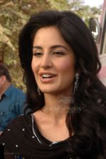 Katrina Kaif at Race music launch on the sets of Amul Star Voice Chotte Ustaad in Film City on Feb 4th 2008 (46).jpg