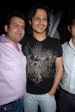 Vivek Oberoi at Bombay 72 east opening on 2nd Feb (36).jpg