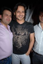 Vivek Oberoi at Bombay 72 east opening on 2nd Feb (37).jpg