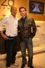 Neil Mukesh at Narendra Kumar_s collection showing at Aza Men on Feb 12th 2008 (53).JPG
