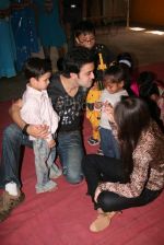 Aamir Ali and Sanjeeda spend their valentine with orphan kids of Muskan orphanage on Feb 13th 2008 (8).jpg