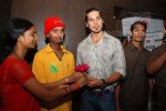 Dino Morea celebrate Valentine_s Day with cancer patients at Orchid City Centre, Mumbai on 14 Feb 08 (3).JPG