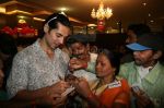 Dino Morea celebrate Valentine_s Day with cancer patients at Orchid City Centre, Mumbai on 14 Feb 08 (30).JPG
