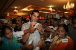 Dino Morea celebrate Valentine_s Day with cancer patients at Orchid City Centre, Mumbai on 14 Feb 08 (32).JPG