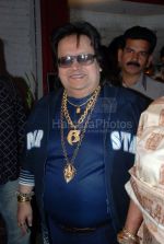 Bappi Lahri at Sameer_s 50th birthday in Lokhandwala on Feb 24th 2008 (27).jpg