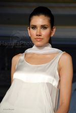 at Wendell Rodrigues Fashion Show for Mercedes Trophy 2007 at ITC Grand Central Sheraton on 24th feb 2008(55).jpg