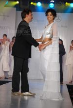 at Wendell Rodrigues Fashion Show for Mercedes Trophy 2007 at ITC Grand Central Sheraton on 24th feb 2008(66).jpg