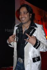 Mika Singh at Bajate Raho Red FM awards in Taj Land_s End on Feb 25th 2008 (68).jpg