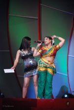 Rakhi Sawant at Bajate Raho Red FM awards in Taj Land_s End on Feb 25th 2008 (65).jpg