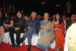 Waheeda Rehman,Yash Chopra at Gr8_s Women Achiever Awards in ITC Grand Maratha on Feb 26th 2008 (23).jpg