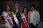 Deepak Tijori,Pooja Kanwal, Shagun Sarabhai and Divya Parameshwaran at Miss India Worldwide bash hosted by HT City and Tijori Ent in JW Marriott on Feb 28th 2008(51).jpg