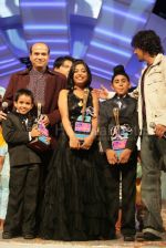 Anamika Chaudhary, Rohanpreet Singh, Tanmay Chaturvedi, Suresh Wadkar, Sonu Nigam at the finals of Lil Champs on 1st March 2008 (3).jpg