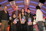 Anamika Chaudhary, Rohanpreet Singh, Tanmay Chaturvedi, Suresh Wadkar, Sonu Nigam at the finals of Lil Champs on 1st March 2008 (4).jpg