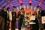Sonu Nigam, Suresh Wadkar, Aditya Narayan, Anamika Chaudhary at the finals of Lil Champs on 1st March 2008 (65).jpg