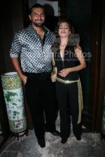 Chetan Hansraj with wife at the Bhram film bash hosted by Nari Hira of Magna in Khar on 2nd March 2008(21).jpg