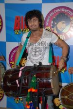 Sonu Nigam records song Punjabi Please with winners of Big 92.7 FM in Big Fm studios on March 3rd 2008(10).jpg