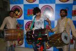 Sonu Nigam records song Punjabi Please with winners of Big 92.7 FM in Big Fm studios on March 3rd 2008(8).jpg