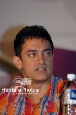 Aamir Khan at Sixteen Nine International Film Festival in Pravin Gandhi college of management on March 4th 2008(20).jpg