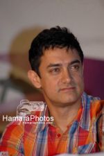 Aamir Khan at Sixteen Nine International Film Festival in Pravin Gandhi college of management on March 4th 2008(22).jpg