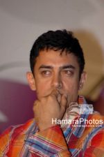 Aamir Khan at Sixteen Nine International Film Festival in Pravin Gandhi college of management on March 4th 2008(24).jpg
