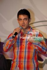 Aamir Khan at Sixteen Nine International Film Festival in Pravin Gandhi college of management on March 4th 2008(37).jpg
