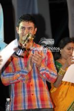Aamir Khan at Sixteen Nine International Film Festival in Pravin Gandhi college of management on March 4th 2008(51).jpg