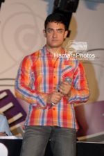 Aamir Khan at Sixteen Nine International Film Festival in Pravin Gandhi college of management on March 4th 2008(58).jpg