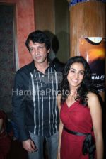 Kay kay menon with wife at Makrand Deshpande_s birthday in RIO lounge on March 5th 2008(76).jpg