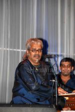 Hariharan at fund raise event for poor musicians at the Nehru Centre on March 7th, 2008 (8).jpg