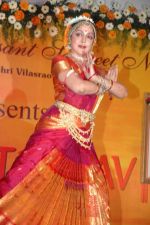 Hema Malini at  her performance at Vasatotsav in Ajivasan Hall, Juhu, Mumbai on March 7, 2008 (12).jpg