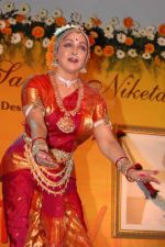 Hema Malini at  her performance at Vasatotsav in Ajivasan Hall, Juhu, Mumbai on March 7, 2008 (20).jpg