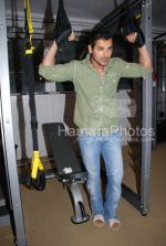 John Abraham at the launch of WATSON FITNESS in Khar Danda on March 13th 2008(11).jpg