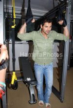 John Abraham at the launch of WATSON FITNESS in Khar Danda on March 13th 2008(3).jpg