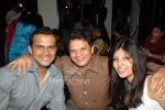 Siddharth Kannan with Viren Shah and a friend at the Launch of Apriati jewellery in Vie Lounge on March 26th 2008(52).jpg