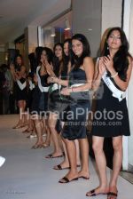 Femina Miss India contestants promote Liberty footwear in Inorbit Mall on March 27th 2008(37).jpg
