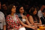 Neetu Singh, Deepika Padukone at the event of Ramp walk for Arjun Khanna on 29th 2008(2).jpg