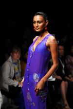 Model walks on the Ramp for Anupama Dayal in Lakme India Fashion Week on March 31th 2008(35).jpg