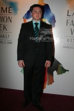 Gautam Singhania at Lakme India Fashion Week on April 1st 2008(20).jpg