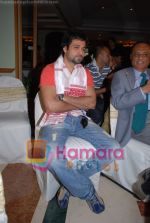 Emraan Hashmi at the documentary launch of Torchbearer The Story of a Philanthropist at Taj Land_s End on April 5th 2008 (8).jpg